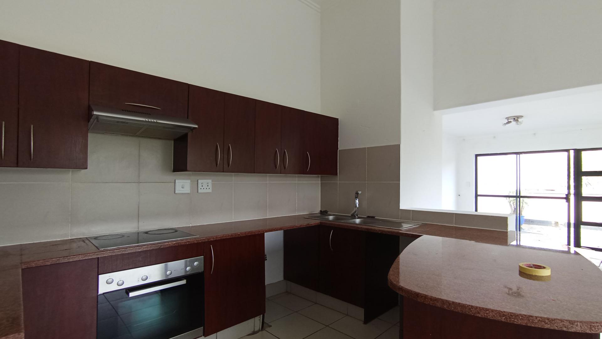Kitchen - 8 square meters of property in Jackal Creek Golf Estate