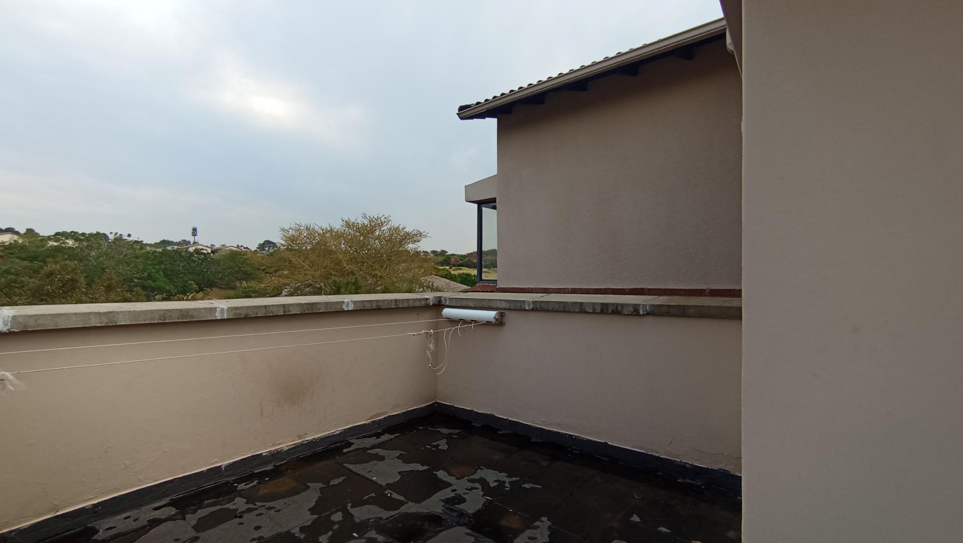 Balcony - 35 square meters of property in Jackal Creek Golf Estate