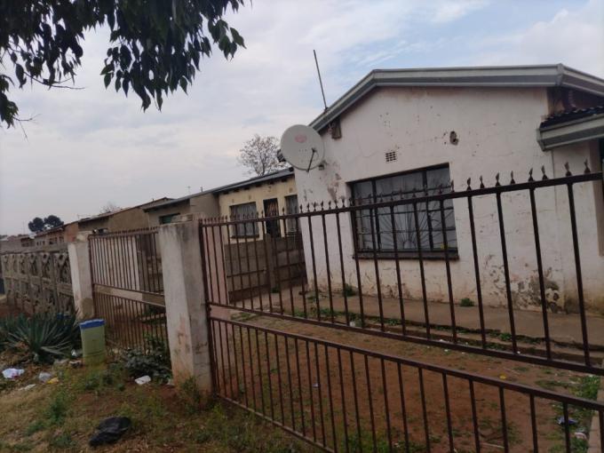 8 Bedroom House for Sale For Sale in Thokoza - MR691762