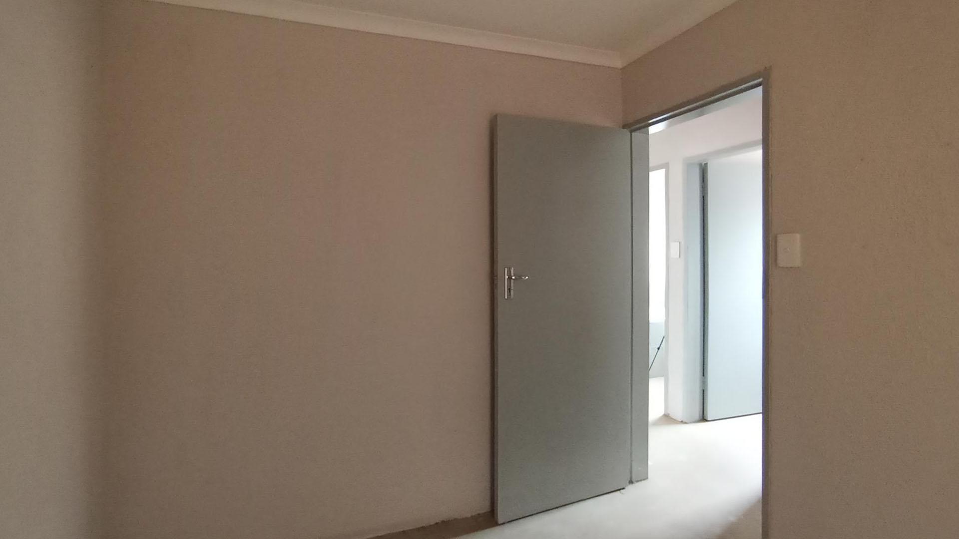 Bed Room 2 - 8 square meters of property in Soshanguve East