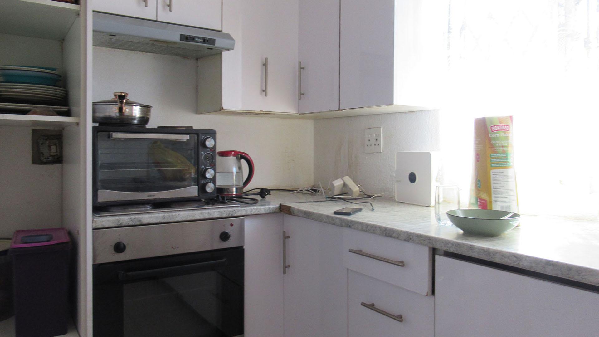 Kitchen - 7 square meters of property in Cosmo City