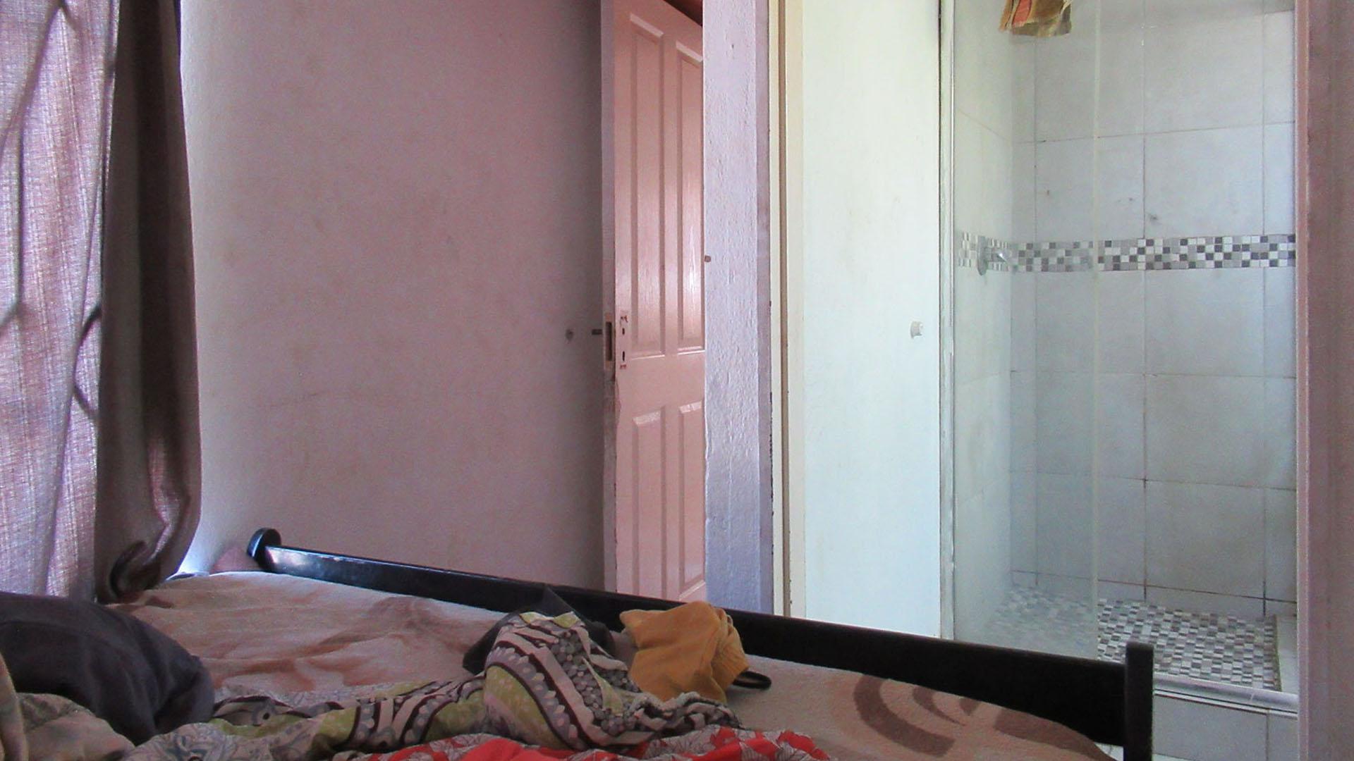 Main Bedroom - 10 square meters of property in Cosmo City