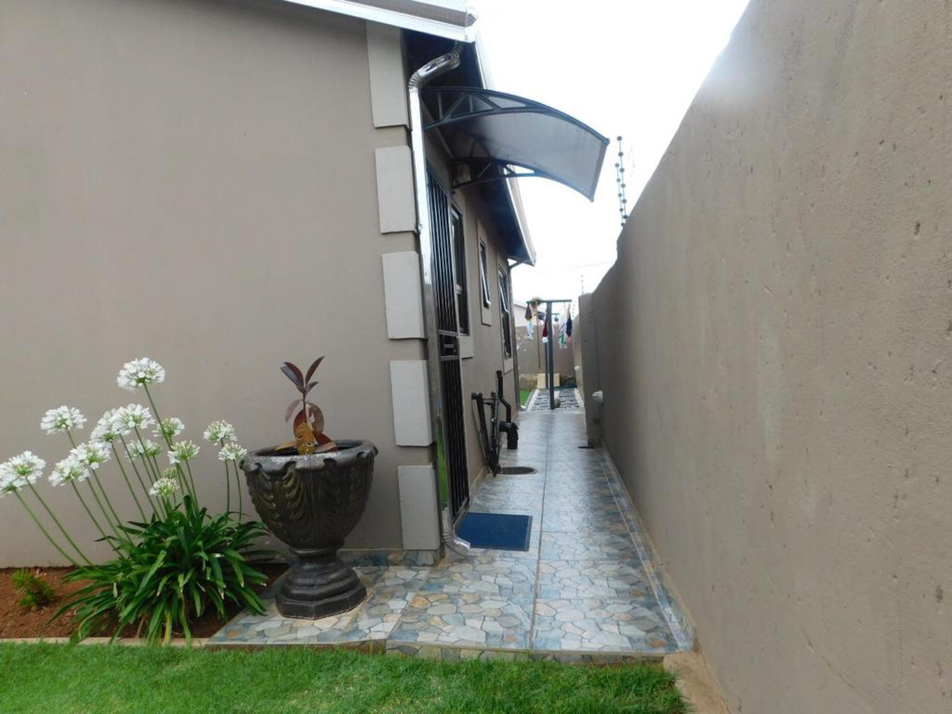  of property in Savanna City