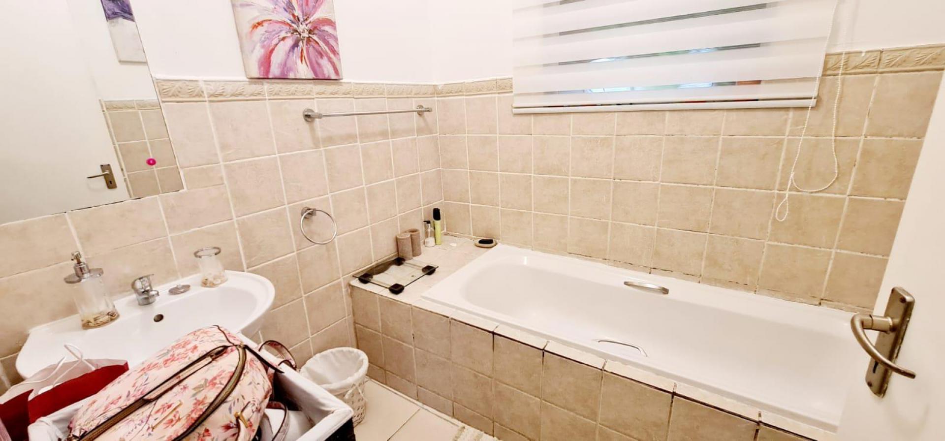  of property in Sundowner