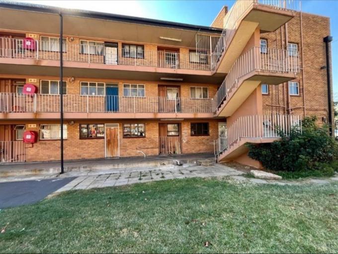 3 Bedroom Apartment for Sale For Sale in Crown Gardens - MR691877