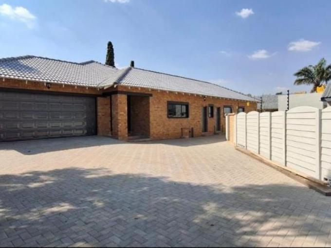4 Bedroom House for Sale For Sale in Brackenhurst - MR691880
