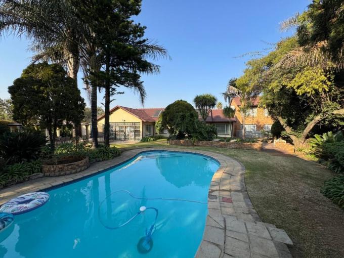 4 Bedroom House for Sale For Sale in Brackenhurst - MR691899
