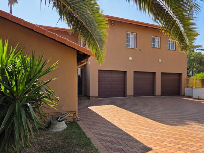 6 Bedroom House for Sale For Sale in Brackendowns - MR691901