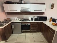  of property in Glenvista