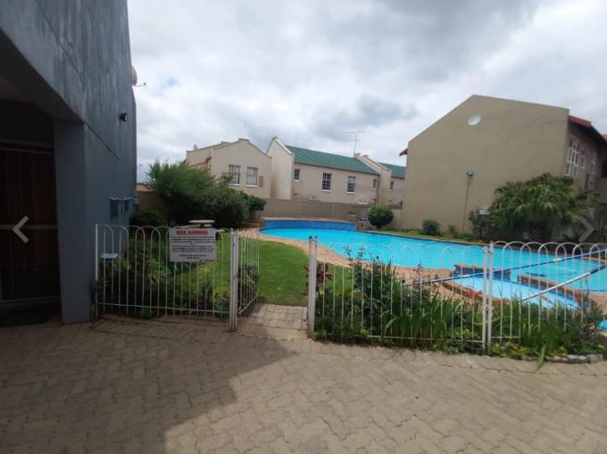 2 Bedroom Simplex for Sale For Sale in New Redruth - MR691915