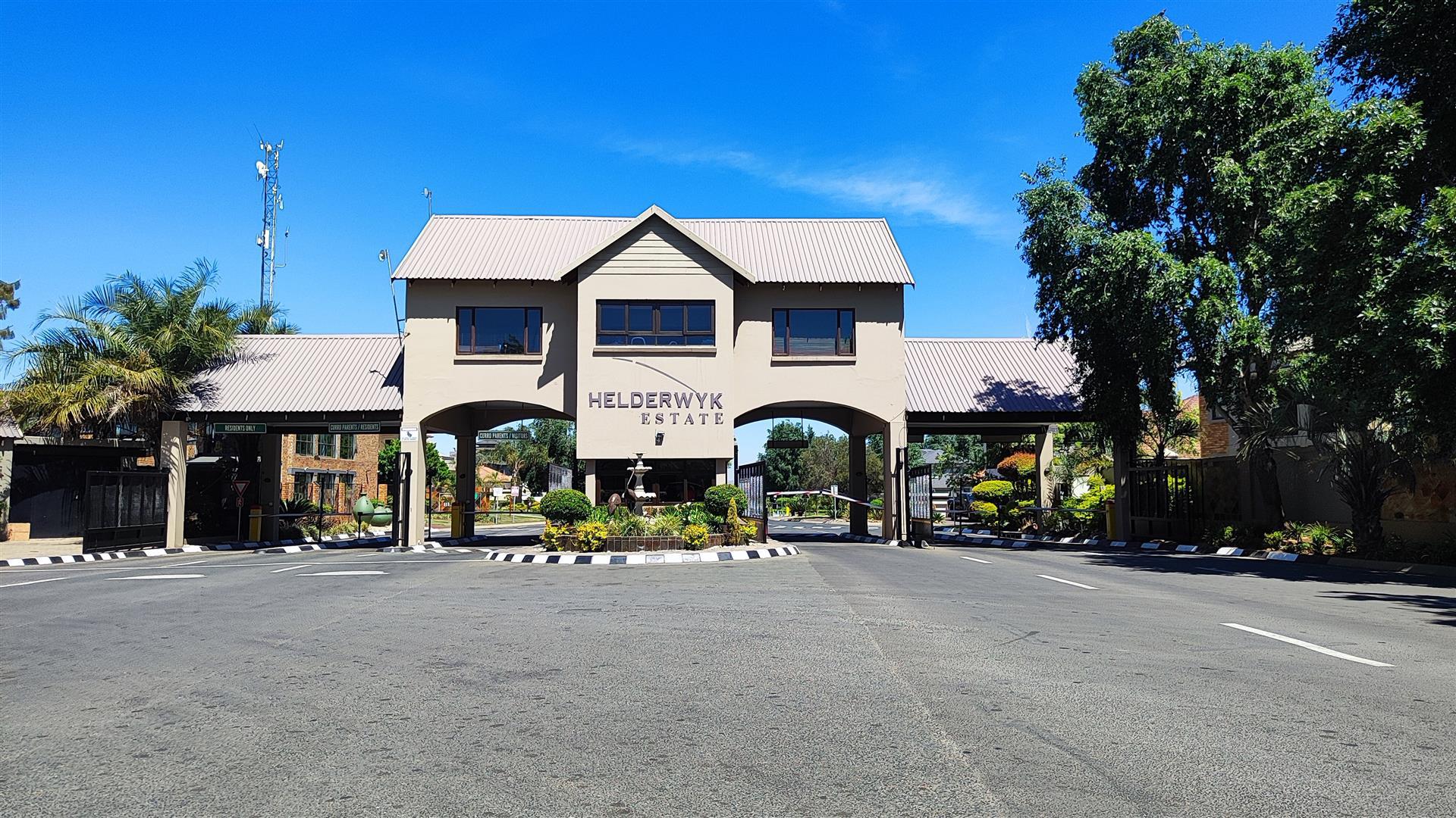 Front View of property in Helderwyk Estate