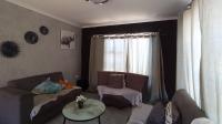 Lounges - 15 square meters of property in Soshanguve East