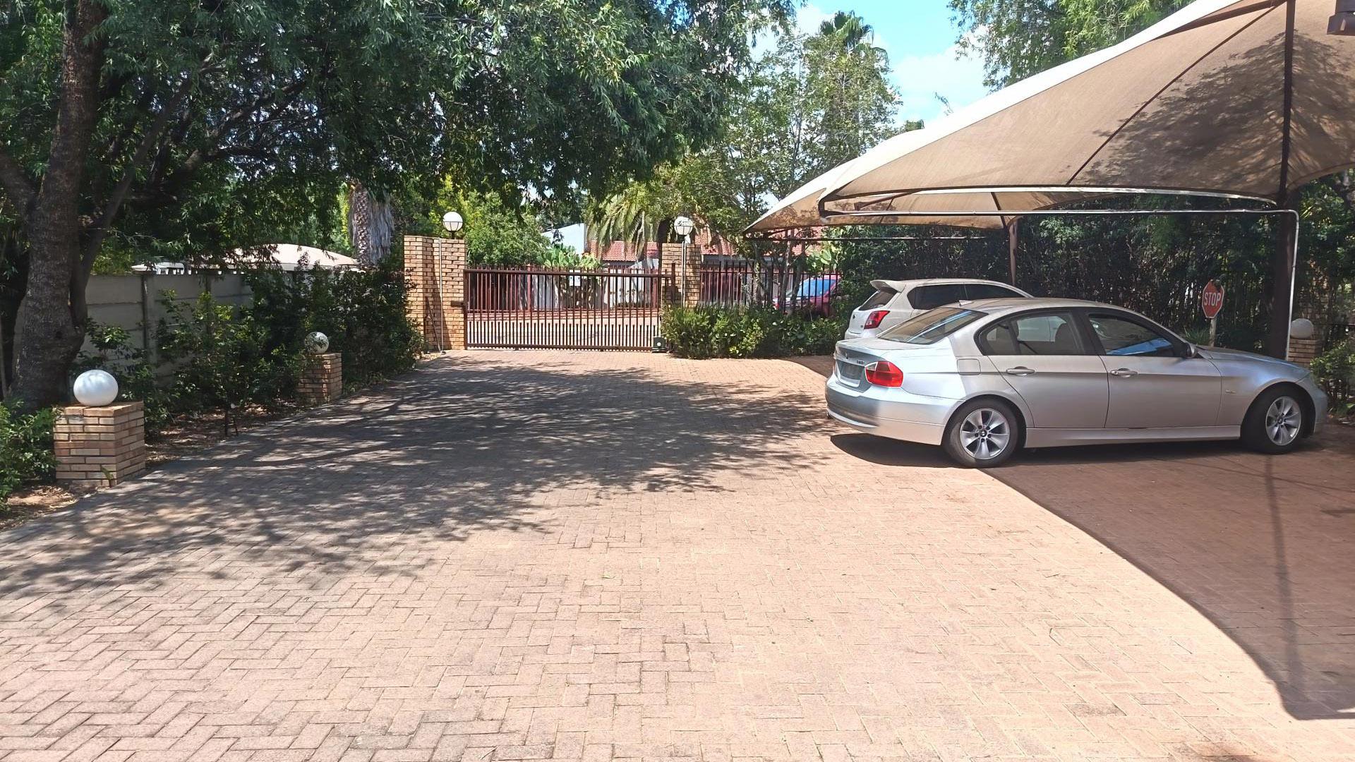 Carport  of property in Langenhoven Park