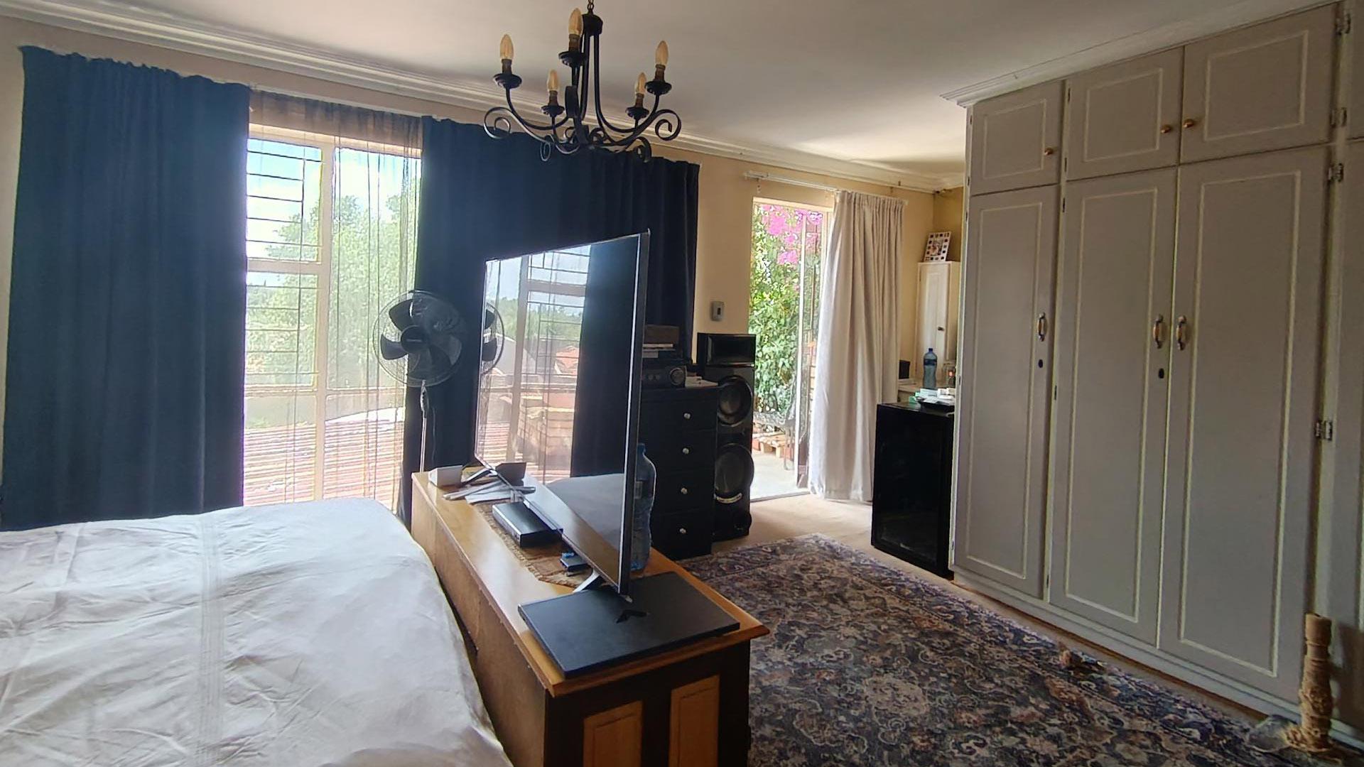 Bed Room 2 of property in Langenhoven Park