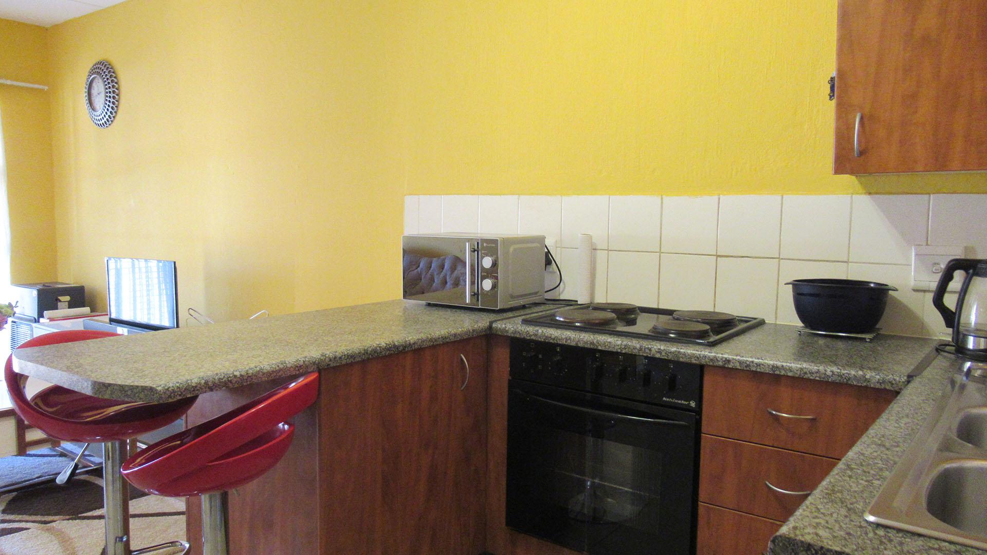 Kitchen - 9 square meters of property in Honey Park