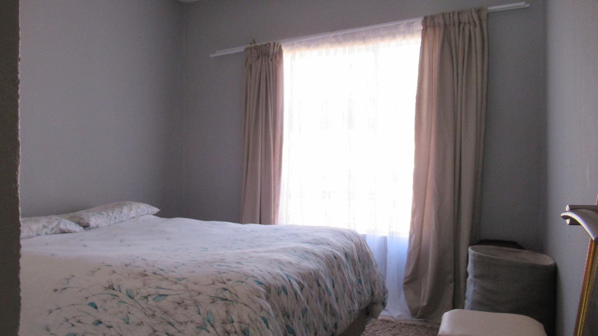 Bed Room 2 - 13 square meters of property in Honey Park