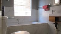 Bathroom 1 - 4 square meters of property in Honey Park