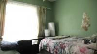 Bed Room 1 - 12 square meters of property in Honey Park