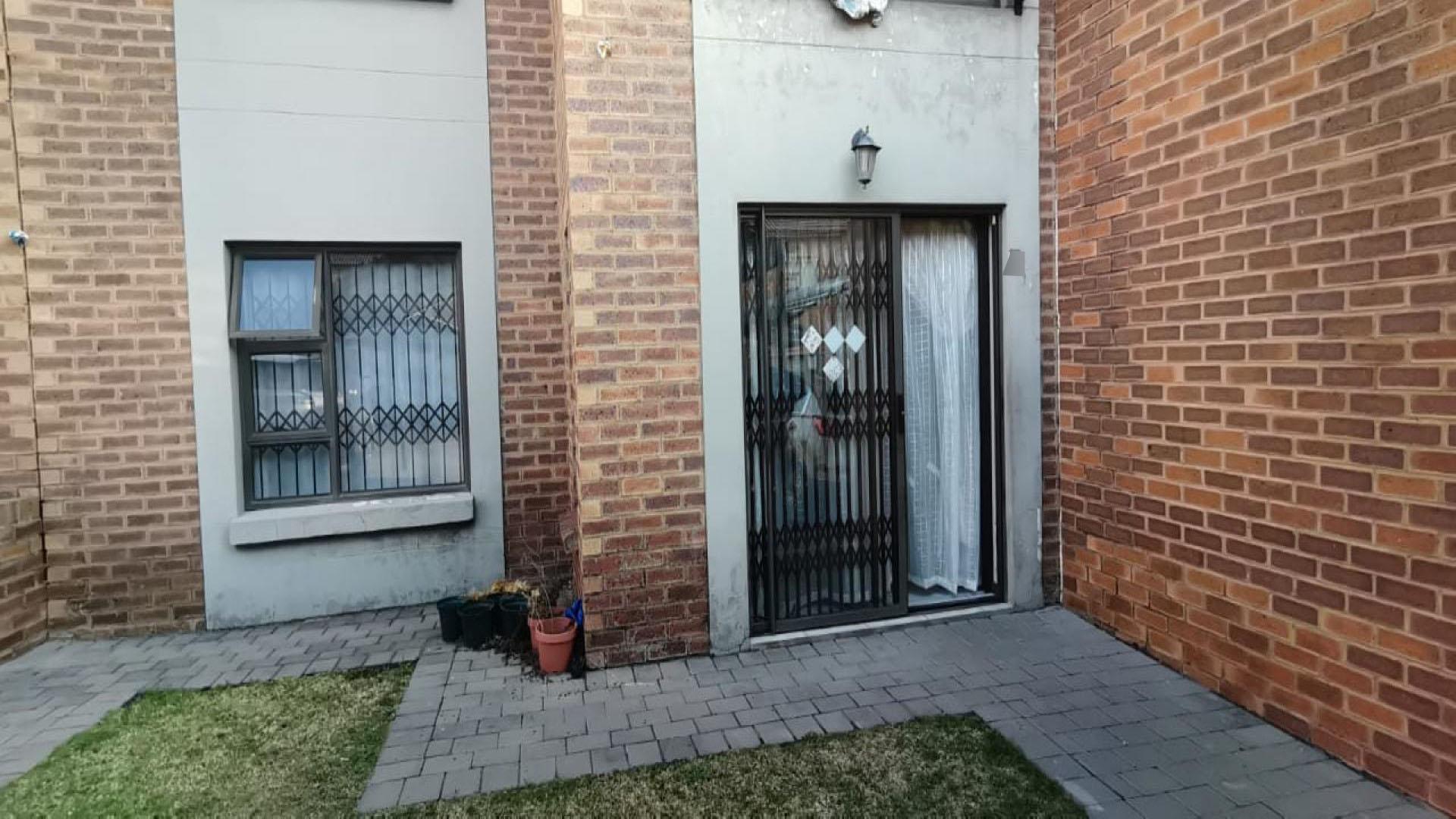 Front View of property in Terra Nova