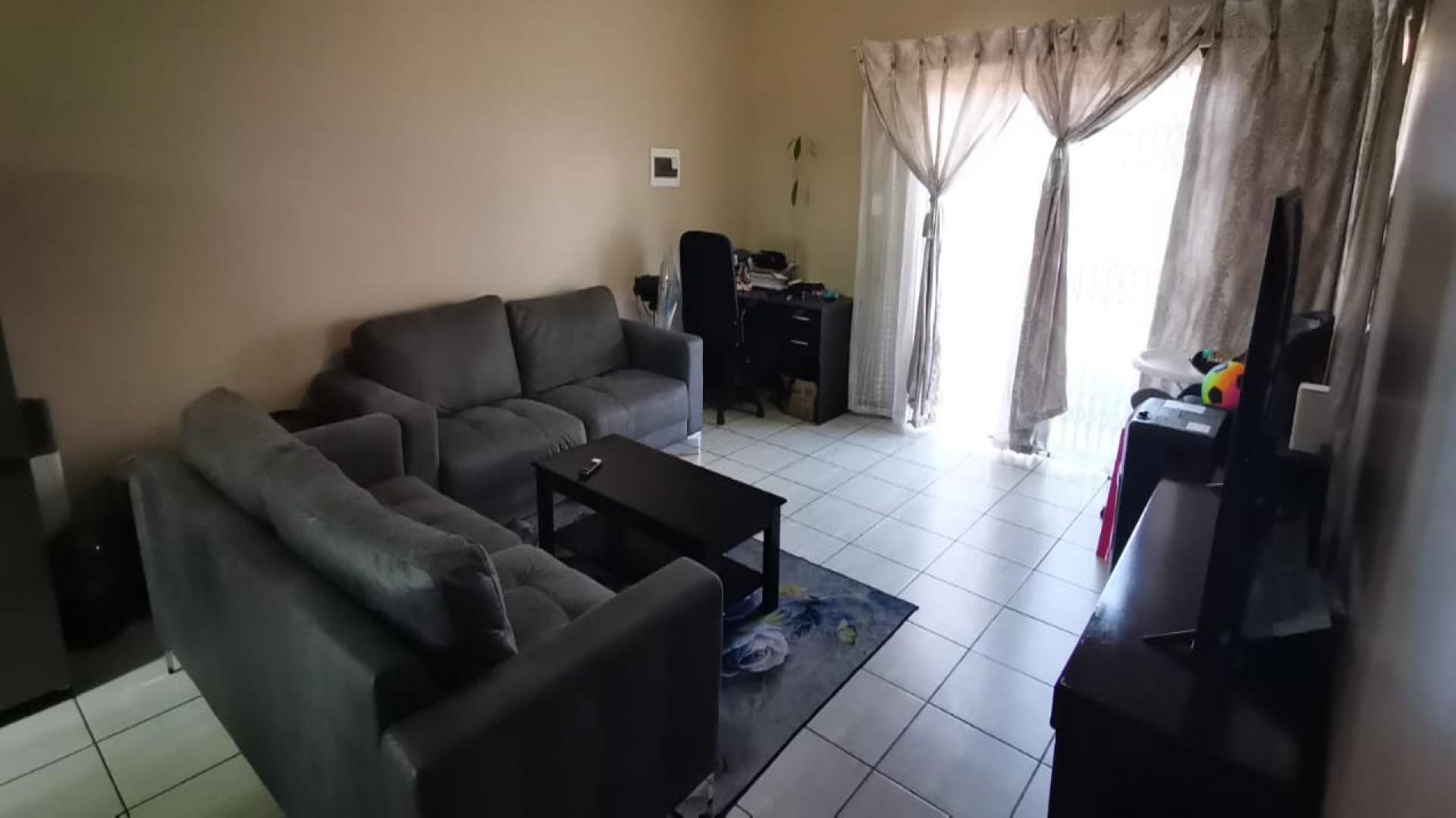 Lounges of property in Terra Nova