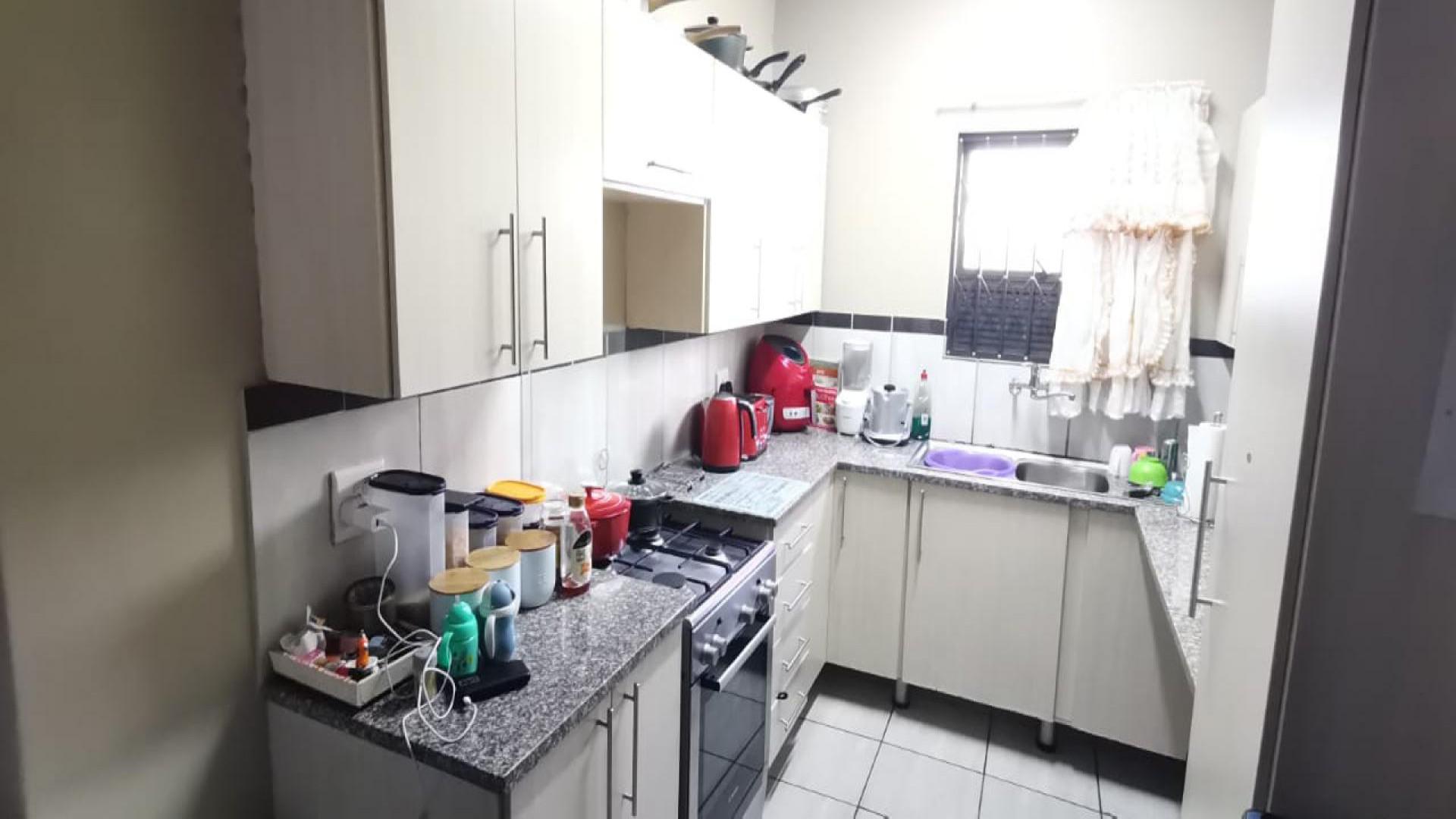 Kitchen of property in Terra Nova