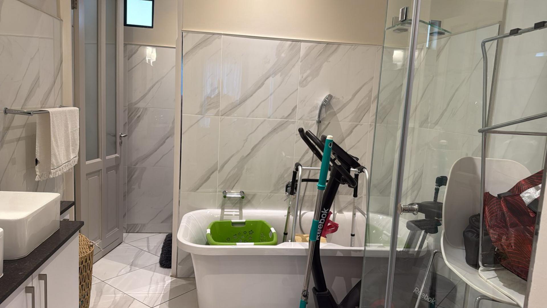 Bathroom 2 of property in Bryanston