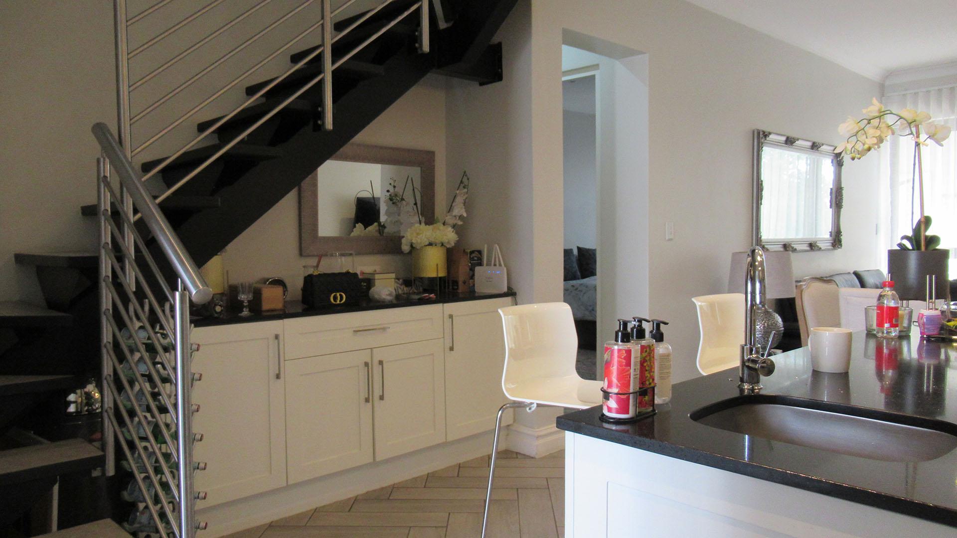 Kitchen - 10 square meters of property in Bryanston