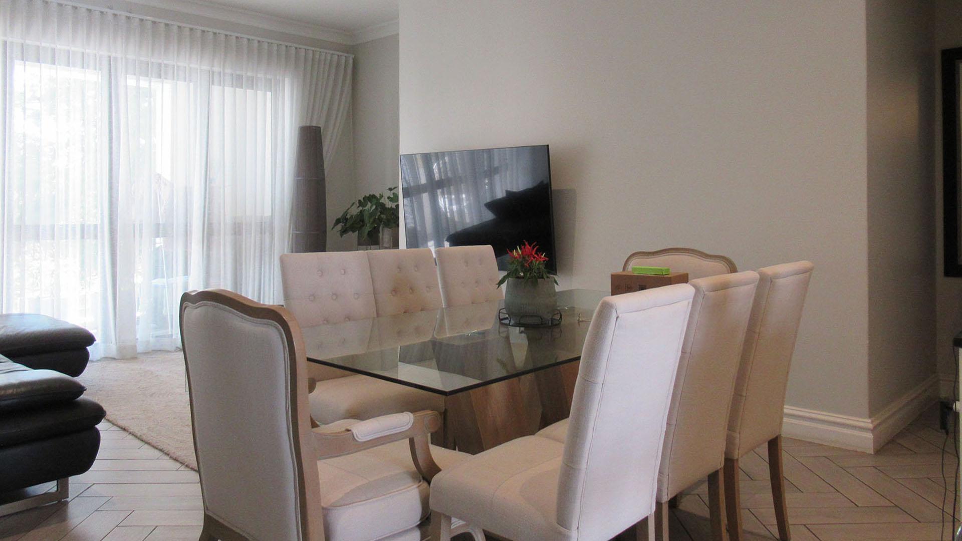 Lounges - 24 square meters of property in Bryanston