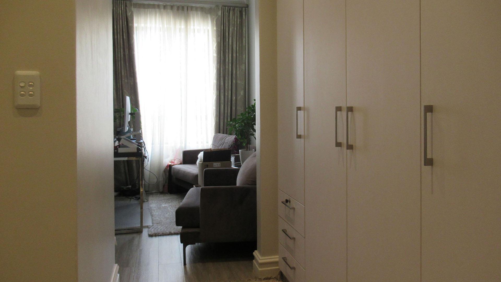 Bed Room 1 - 16 square meters of property in Bryanston