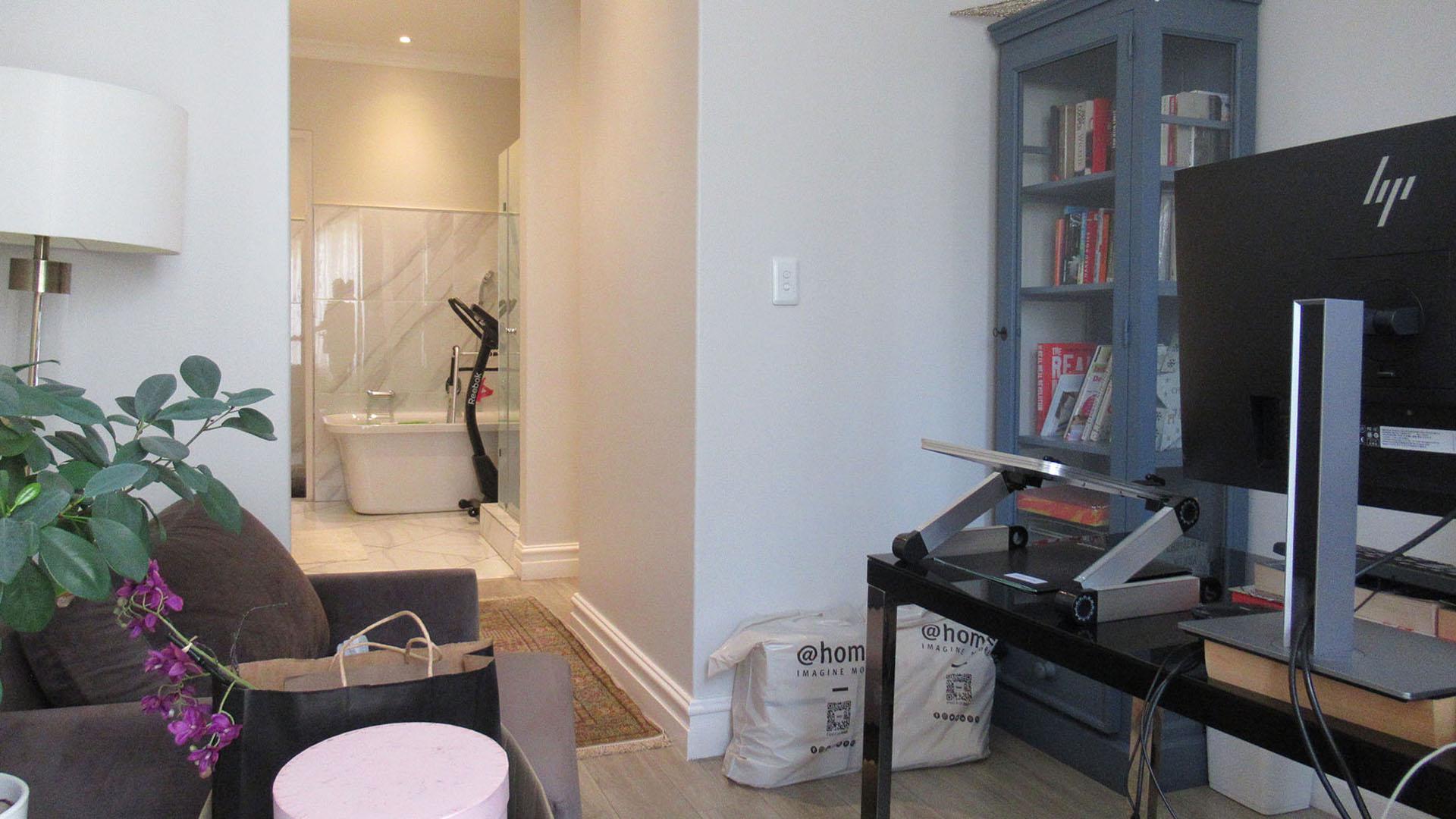 Bed Room 1 - 16 square meters of property in Bryanston