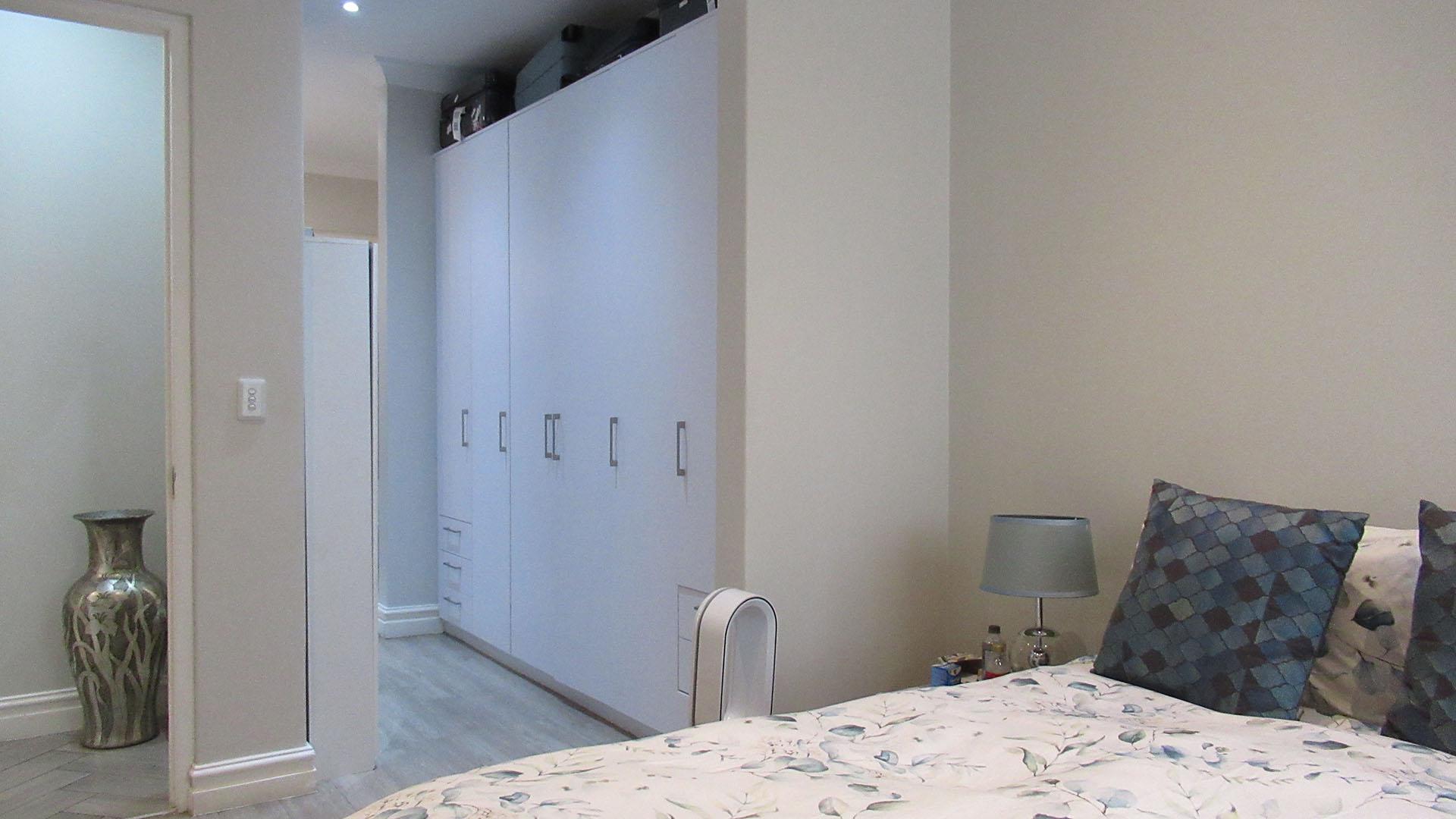 Bed Room 2 - 18 square meters of property in Bryanston