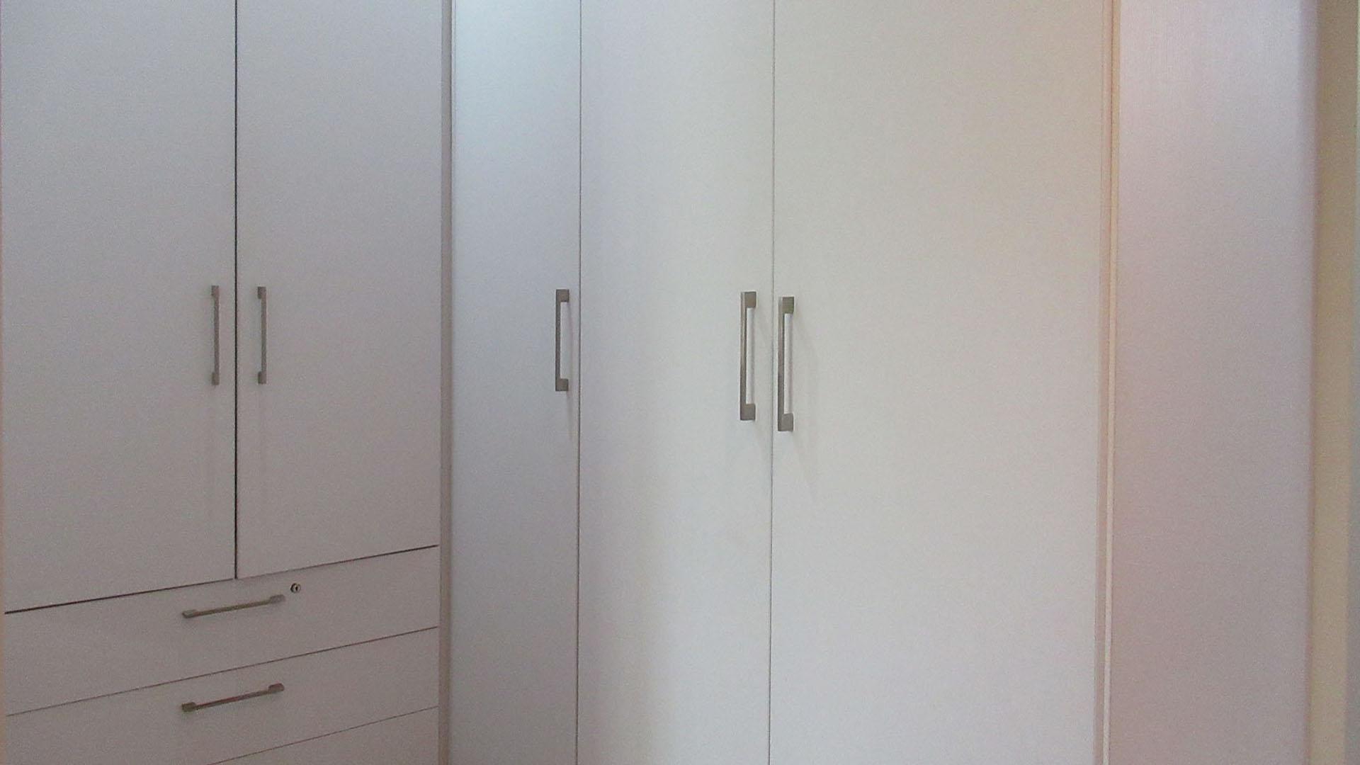 Main Bedroom - 33 square meters of property in Bryanston