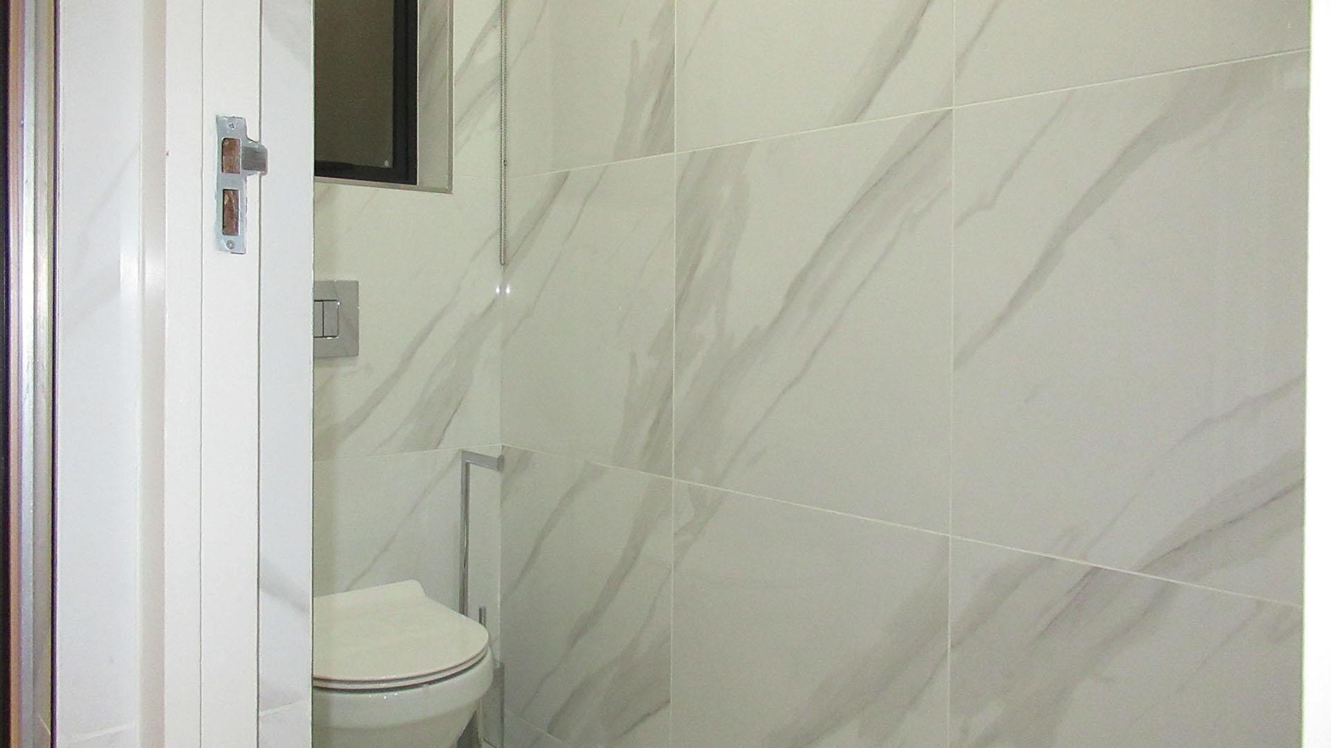 Main Bathroom - 11 square meters of property in Bryanston