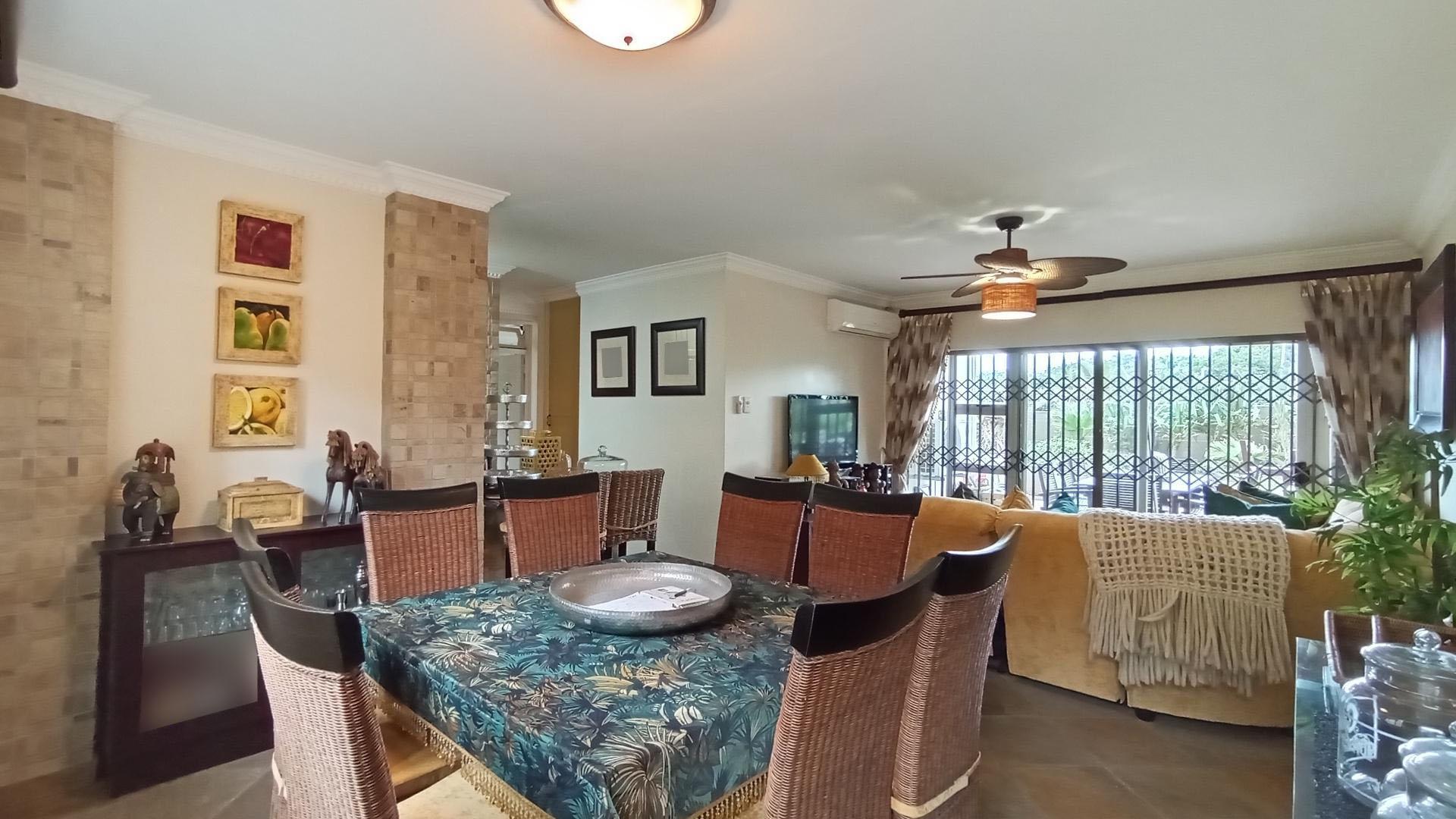 Dining Room - 14 square meters of property in Umhlanga Rocks