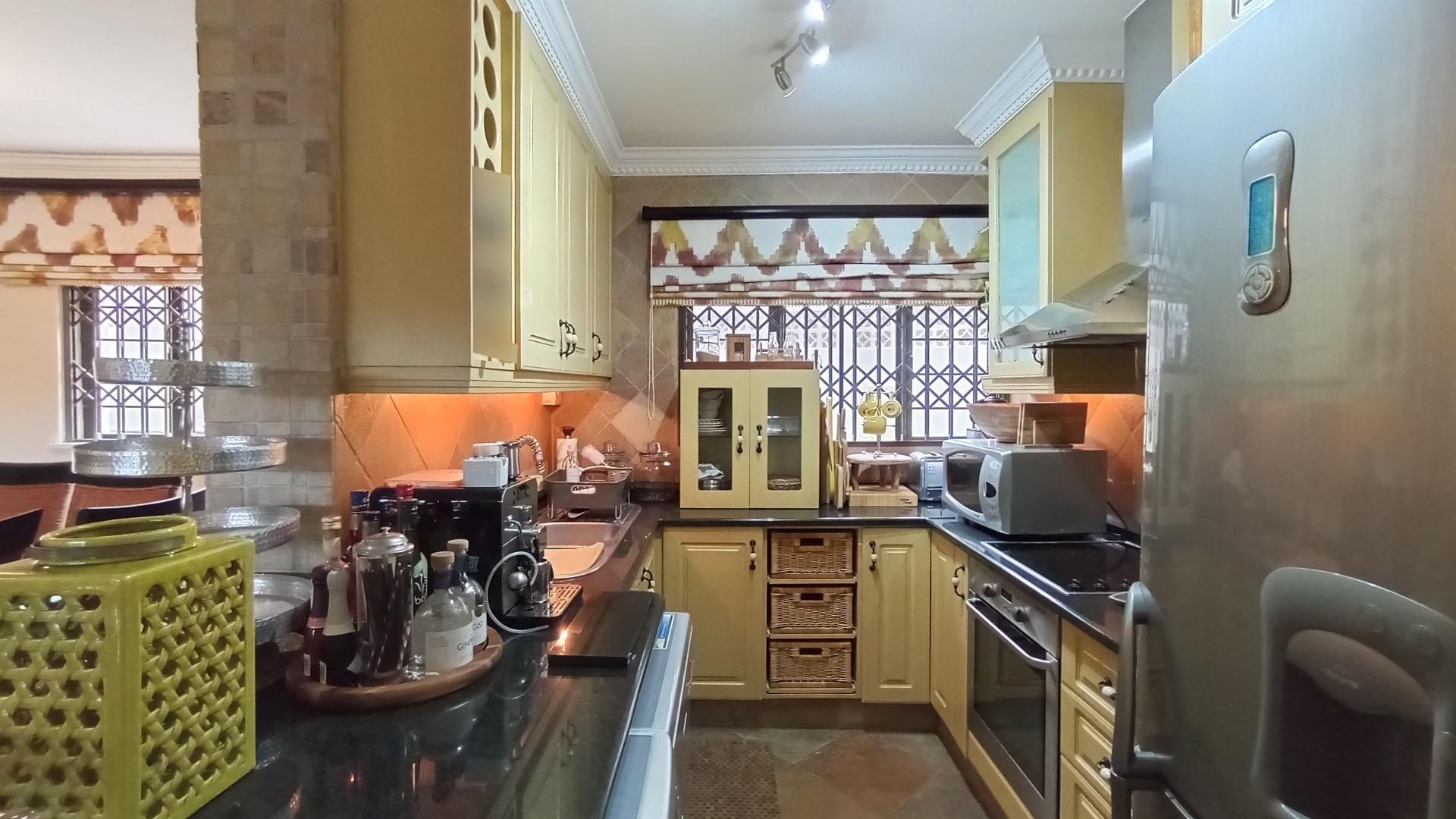 Kitchen - 8 square meters of property in Umhlanga Rocks