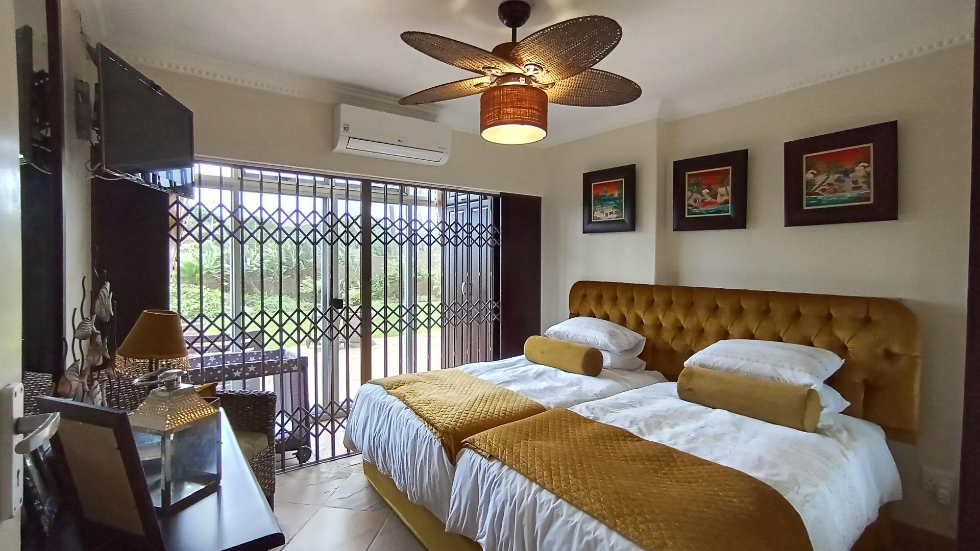 Bed Room 1 - 13 square meters of property in Umhlanga Rocks