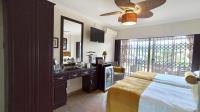 Main Bedroom - 19 square meters of property in Umhlanga Rocks