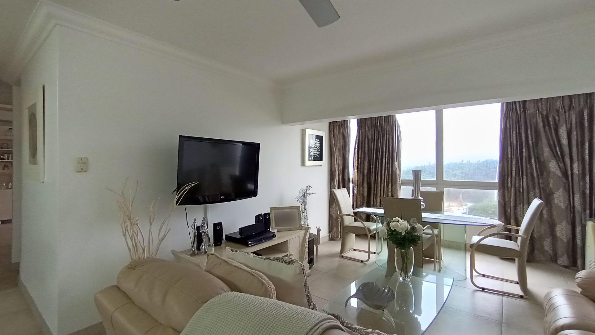 Lounges - 22 square meters of property in Umhlanga Rocks