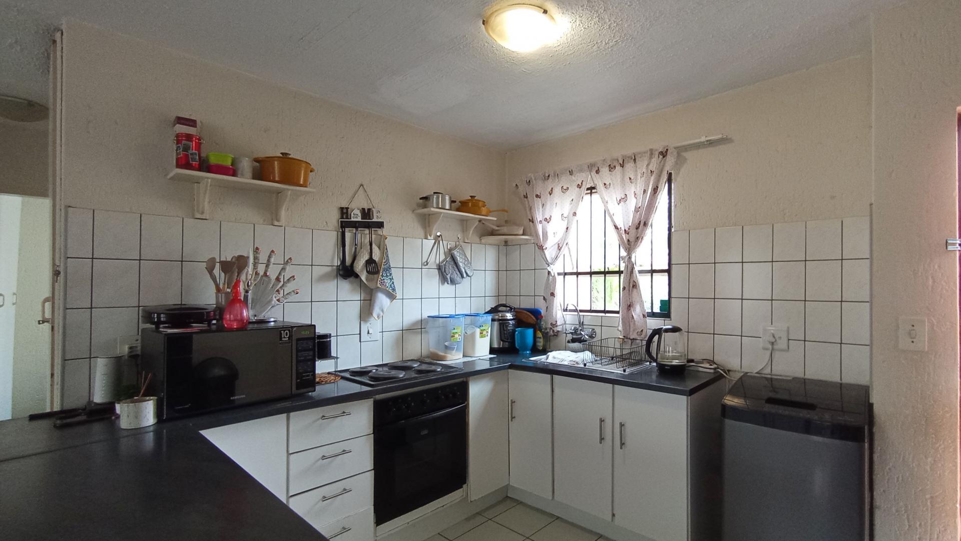 Kitchen - 6 square meters of property in Groblerpark