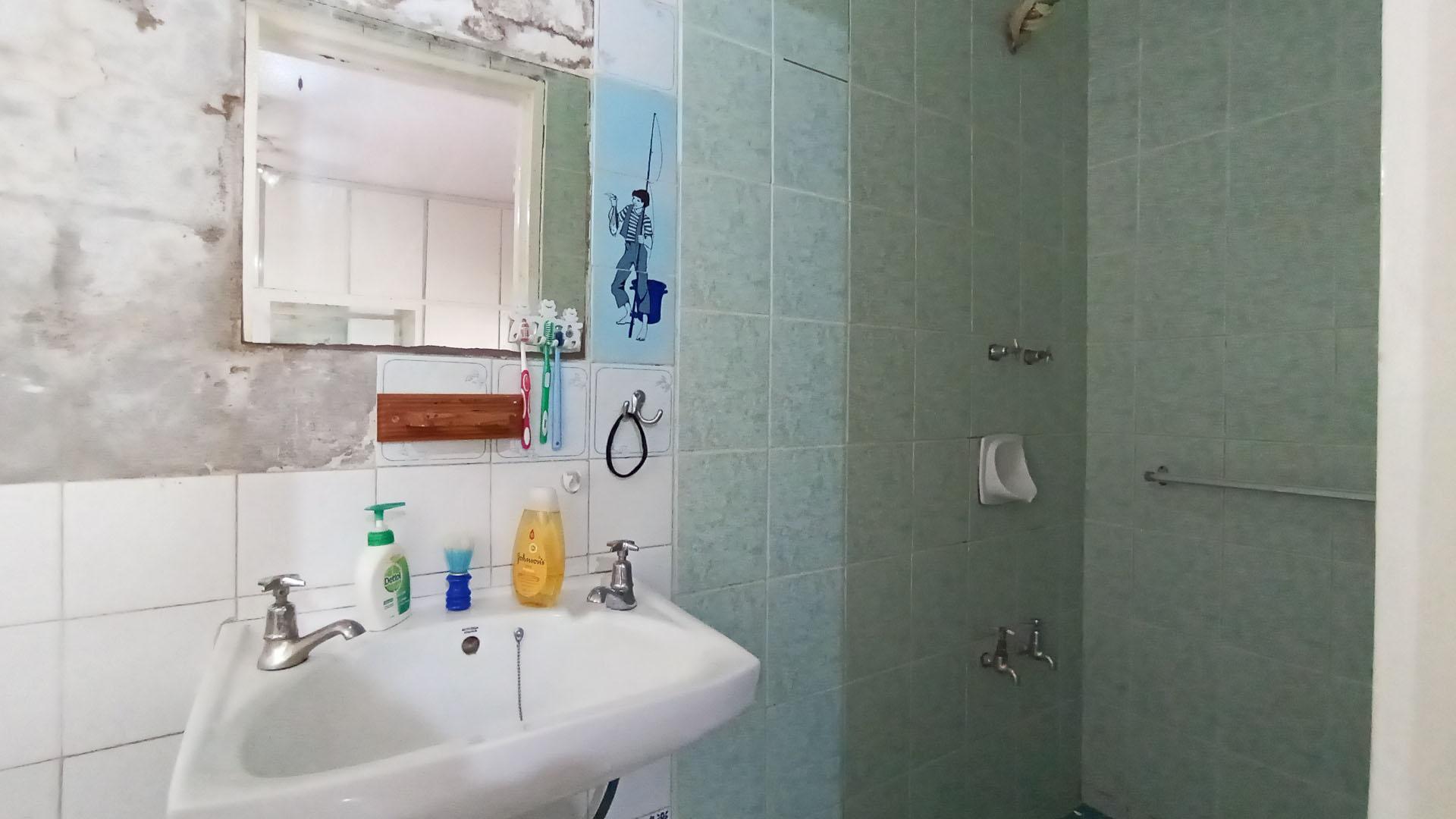 Main Bathroom - 4 square meters of property in Shallcross 