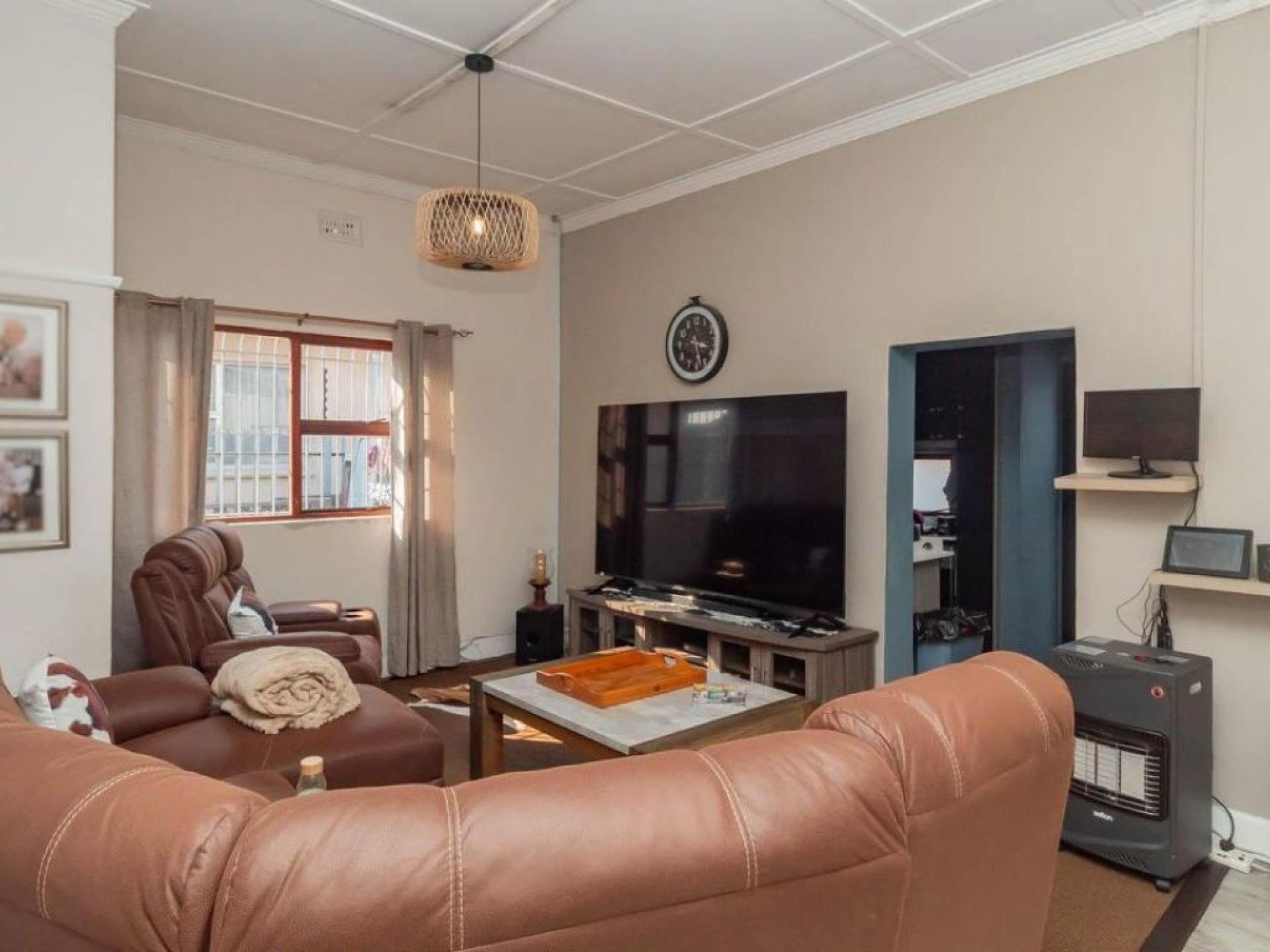  of property in Parow Central