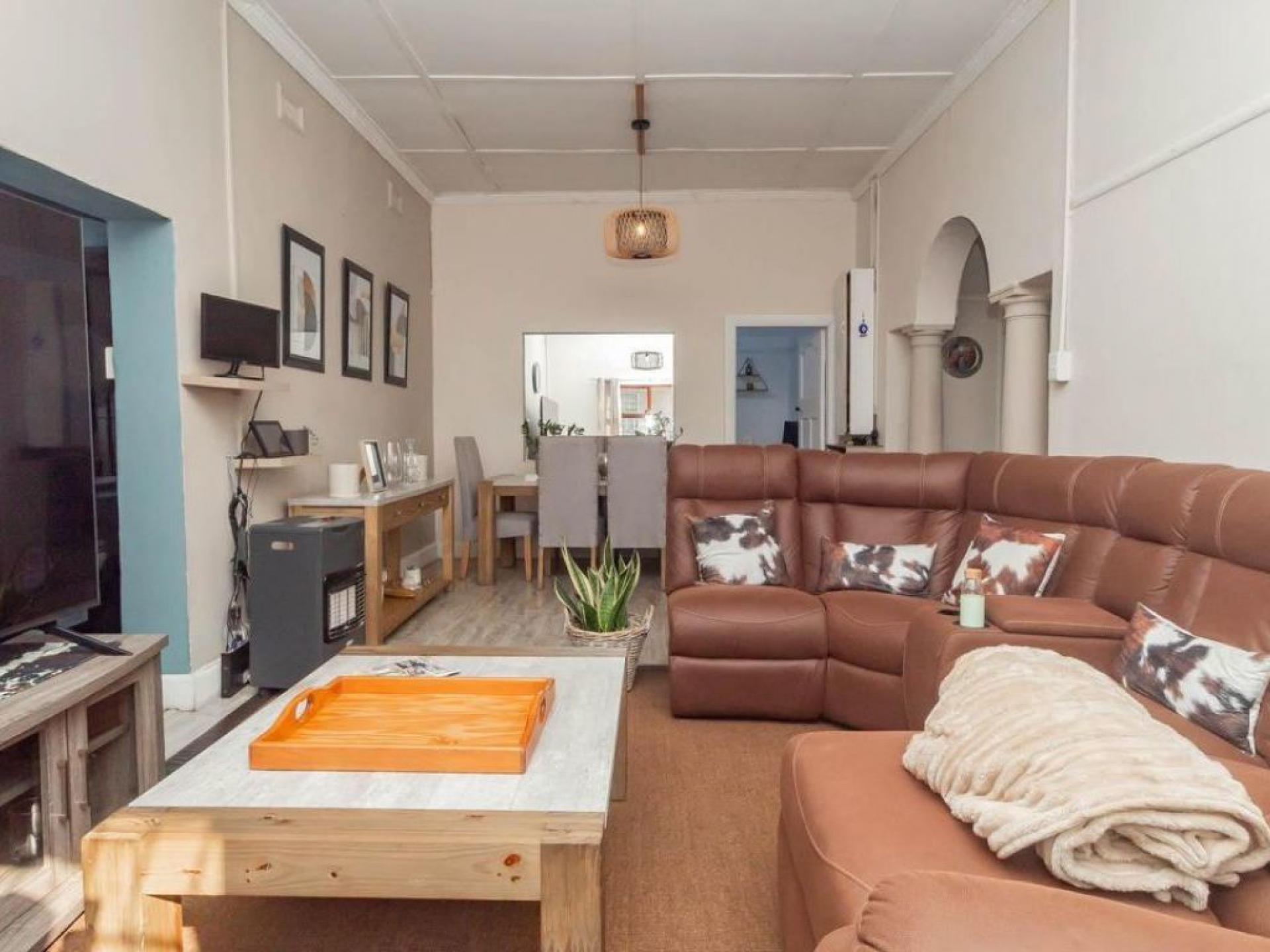  of property in Parow Central