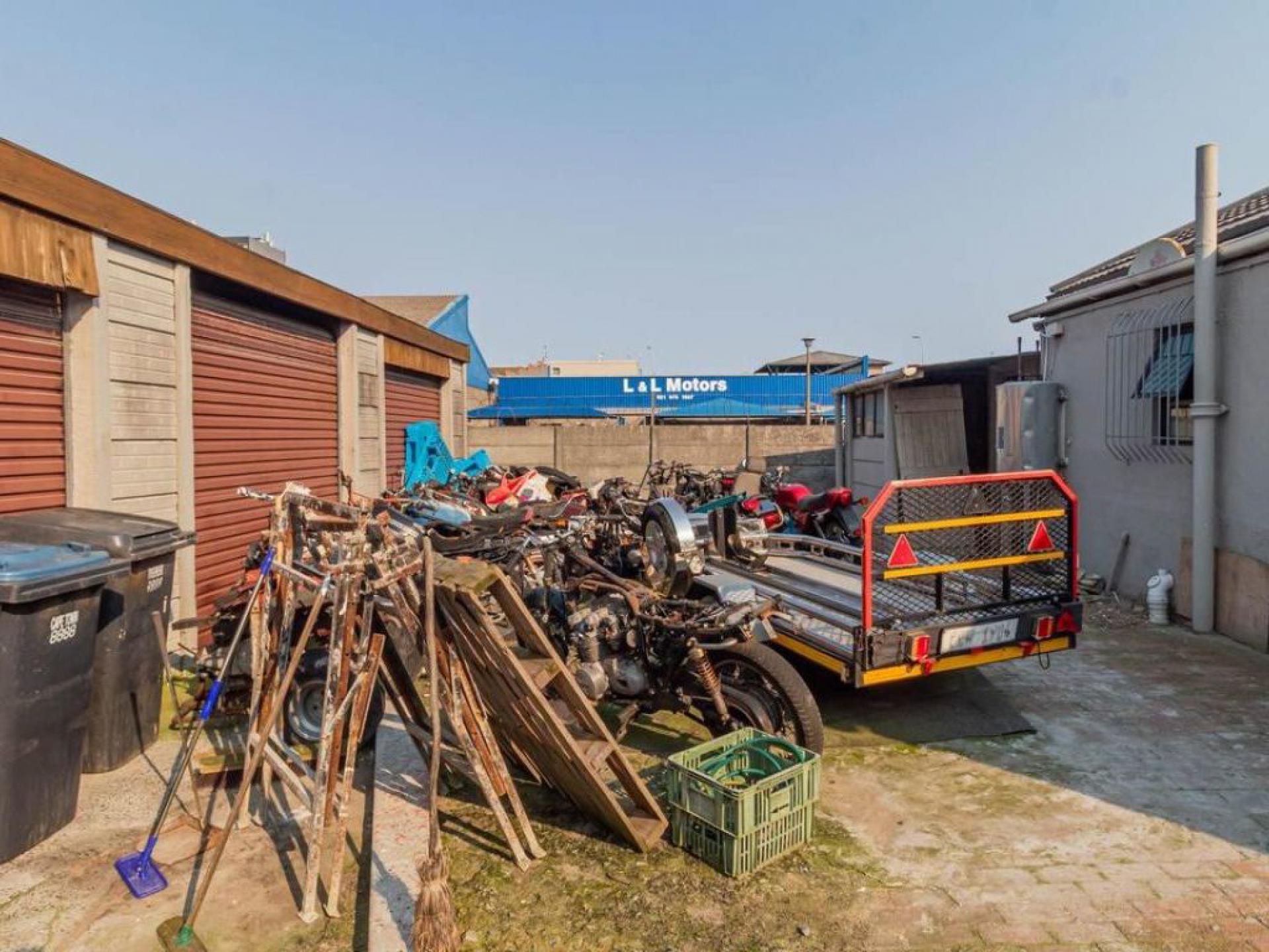  of property in Parow Central