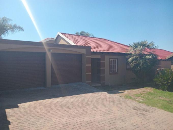 3 Bedroom House for Sale For Sale in Noordwyk - MR691992