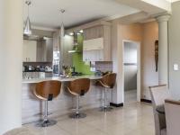  of property in Bendor