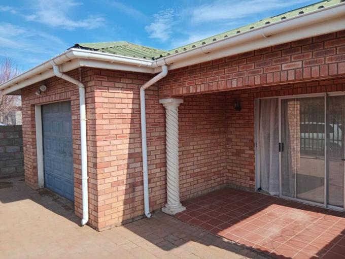 2 Bedroom House for Sale For Sale in Mlungisi - MR692007