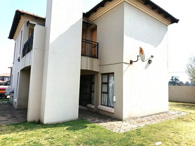 4 Bedroom Duplex for Sale For Sale in Sonneveld - MR692008