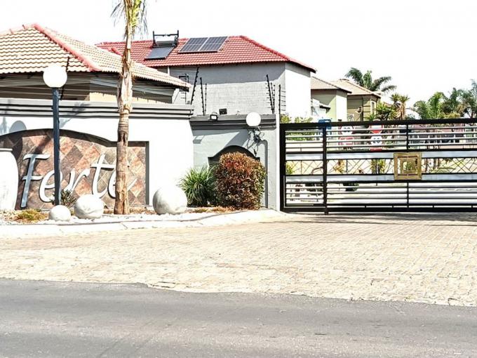 4 Bedroom Duplex for Sale For Sale in Sonneveld - MR692008