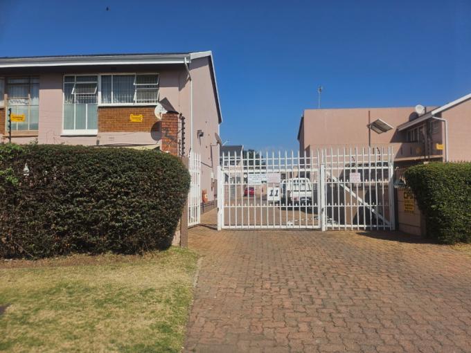 2 Bedroom Simplex for Sale For Sale in Brackenhurst - MR692060