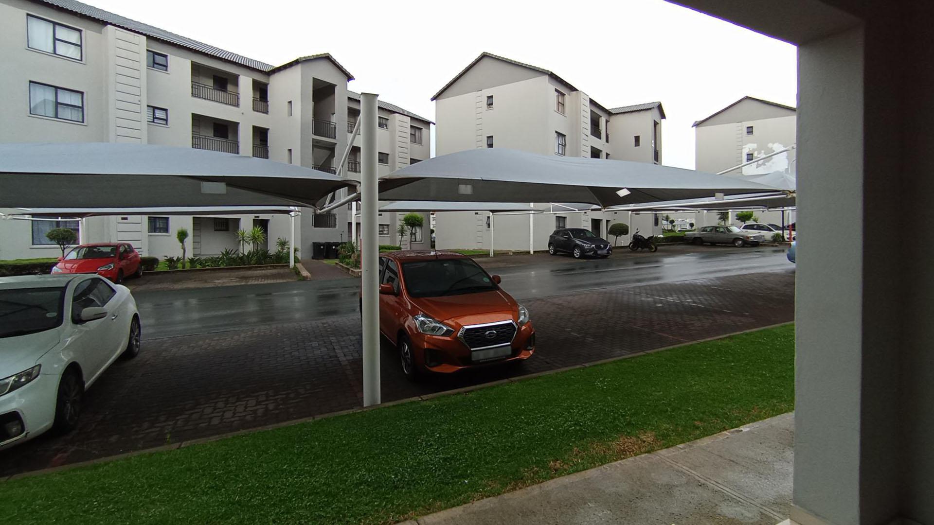 Patio - 7 square meters of property in Erand Gardens